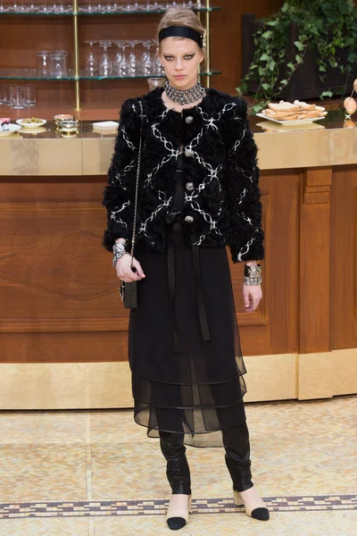 Look 84